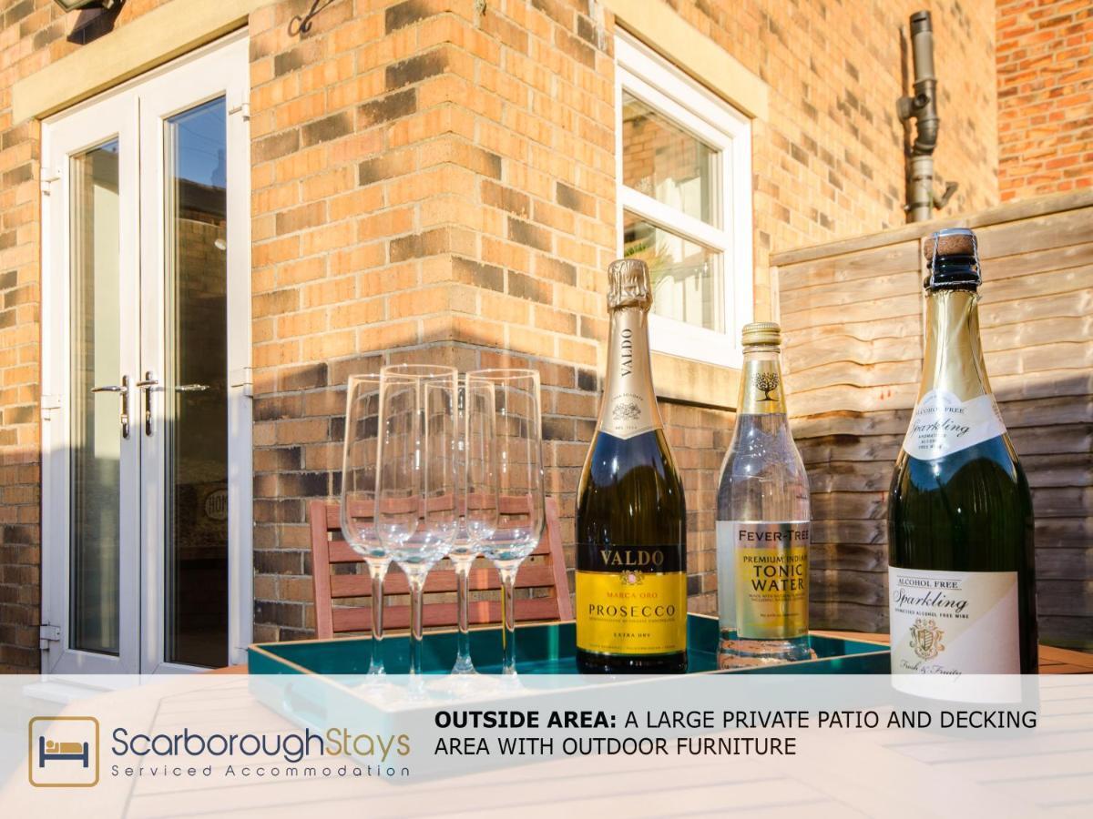 Hibernia Place, 3 Bedroom Townhouse With Patio & Seating Area - Free Parking Σκάρμπορο Εξωτερικό φωτογραφία